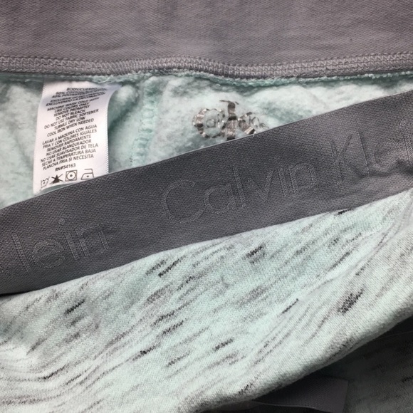 Calvin Klein Capri Sweatpants - Picture 5 of 7